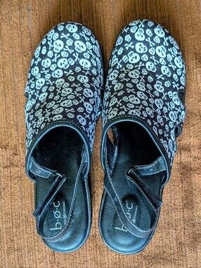 b.o.c. Black Slip-On Clogs with White Skull Print And Strap